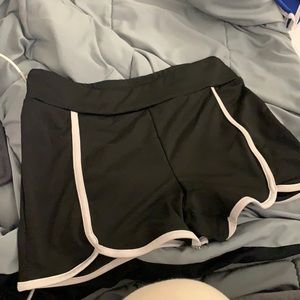 FORM FITTING DOLPHIN SHORT